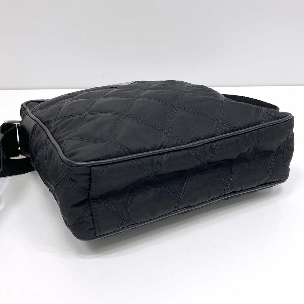 Prada Quilted Messenger Crossbody Bag Black - Picture 11 of 12